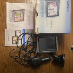Garmin Nuvi 1100 GPS Navigator, Works Well