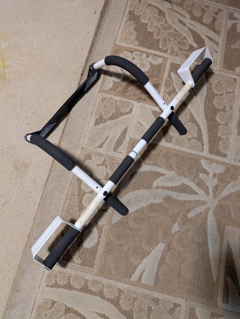 Pull Up Bar
