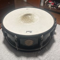 Pearl Vision Birch Snare Drum Black with Black Hardware 14x5.5
