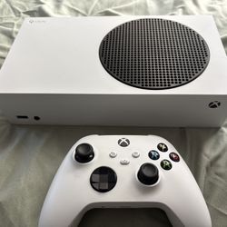 Xbox Series S + Wireless Controller & Cords 