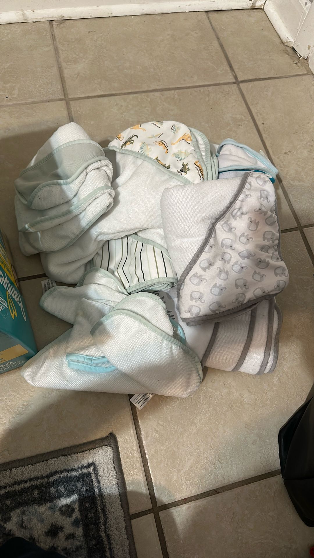 8 Hooded Towels