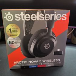 *Sealed* Brand New Arctis Nova 5