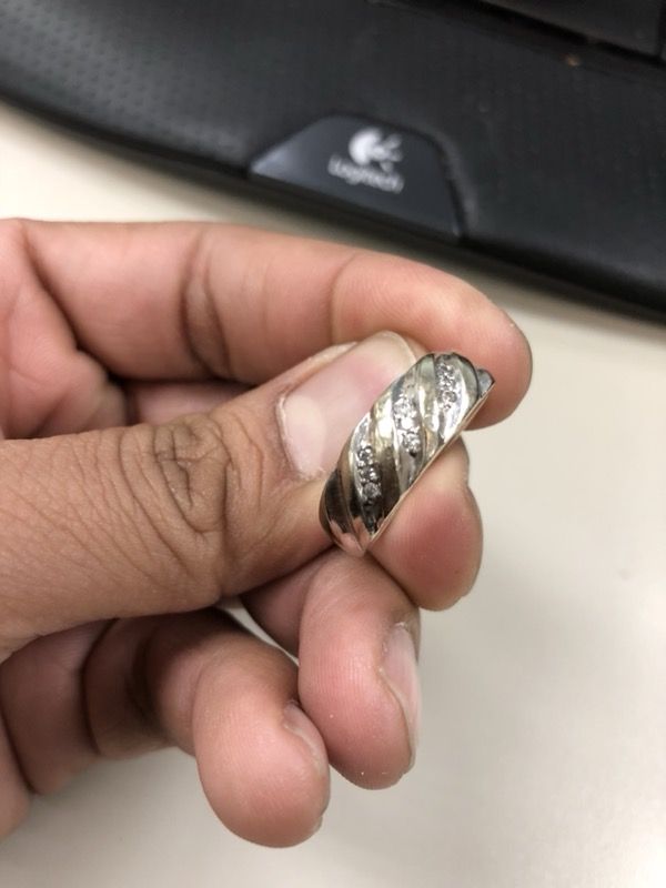 Men’s wedding ring size 10