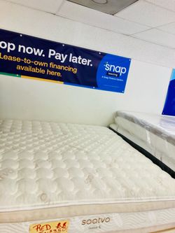 Queen PILLOWtop mattress
