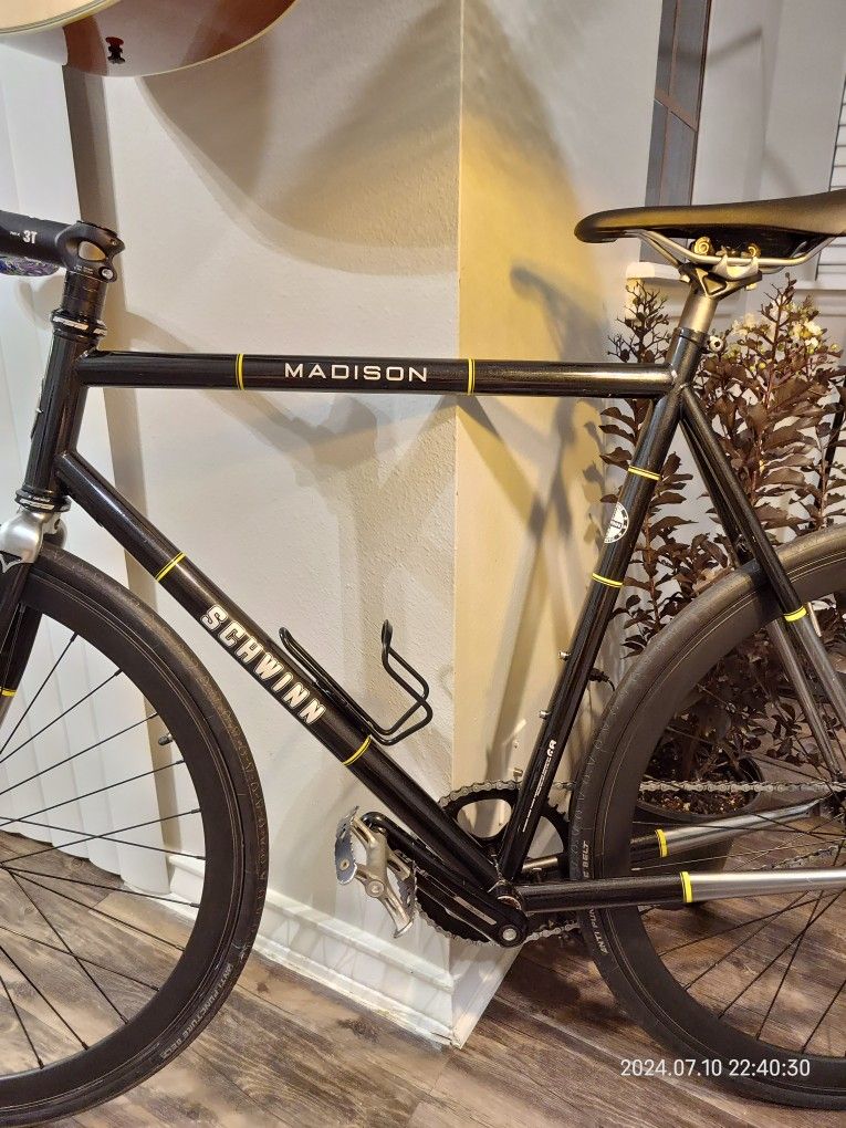 Schwinn Madison Fixed Gear for Sale in Alamo Heights, TX - OfferUp