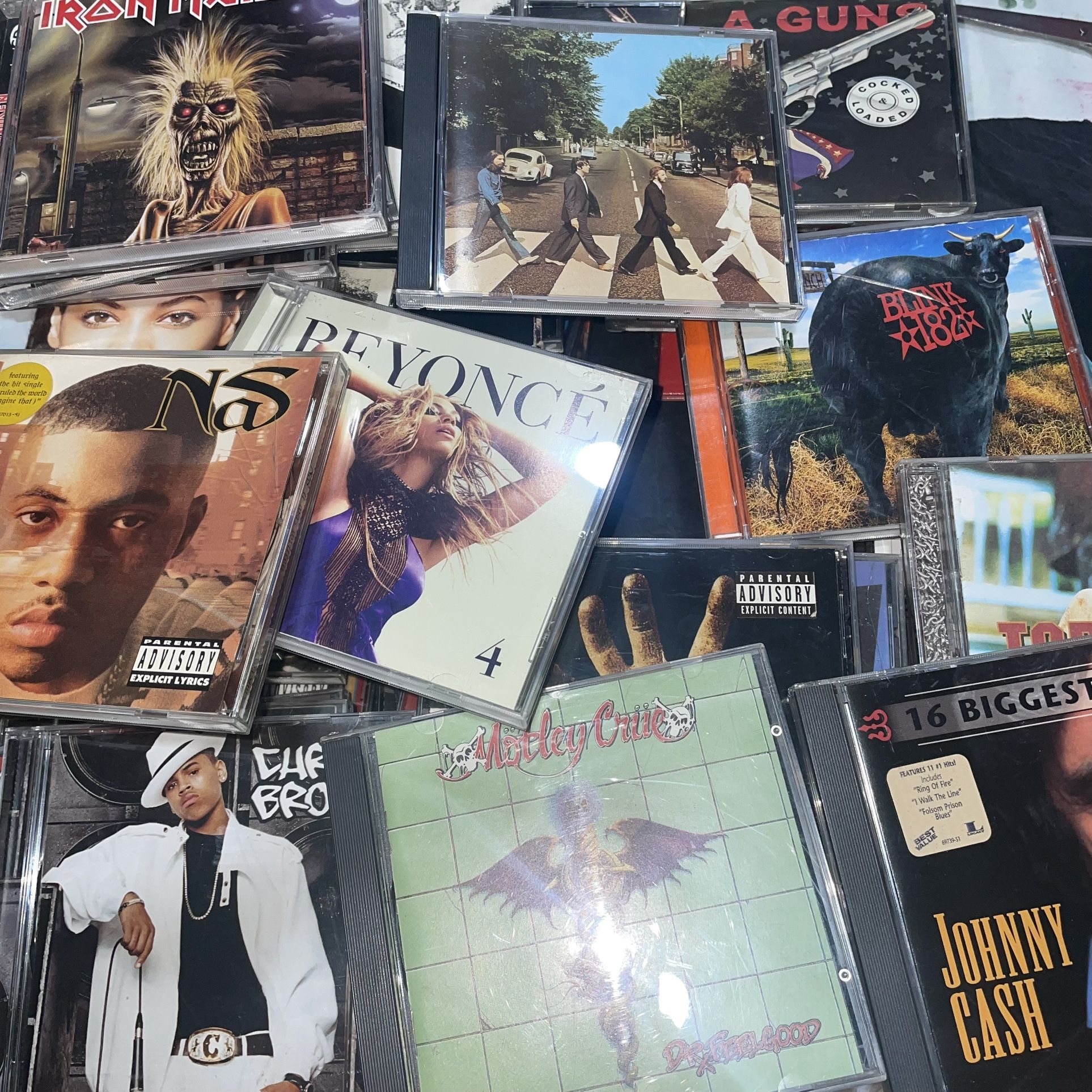 Vintage & Retro CDs Rap Rock N Roll R&B Hiphop Punk Rock AC/DC KISS The Beatles Chris Brown Nas Blink 182 Nirvana 