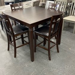 New Ashley Pub Table 5piece New Sealed or assembled. Was $699 Now $450 Can Deliver $59
