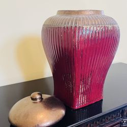 Red and gold Jar