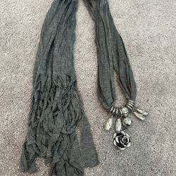 Women’s Gray Charm Scarf