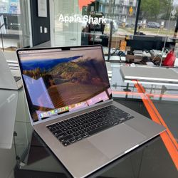 Apple 15” 2023 MacBook Air M2 Chip 8GB Ram 256SSD 100%Battery! 90 day warranty! We offer financing!
