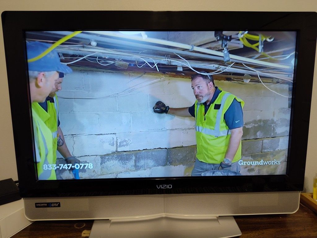 31" Vizio TV