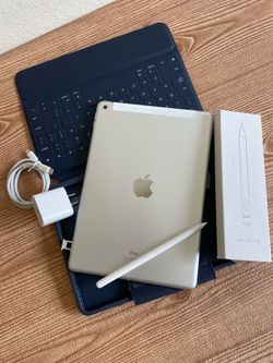 iPad 7th Generation  32GB WiFi + Cellular (Unlocked) with keyboard, pen & Accessories