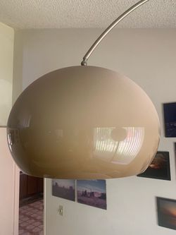 Vintage 1970s Italian Space Age Arc Floor Lamp – Mushroom Acrylic Shade & Carrara Marble Base Condition: Excellent Vintage Condition (fully functional