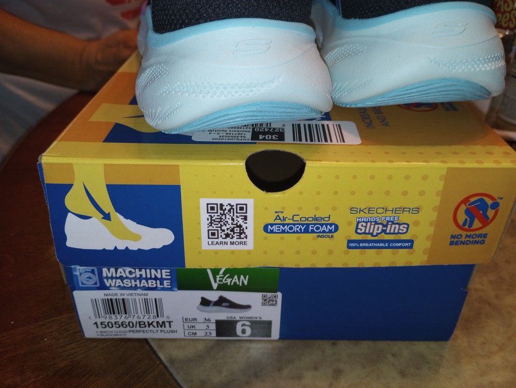 Skechers Hand's Free Slip-Ins 