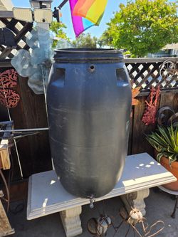 Large Black Rain Storage Barrel (Approximately 50 Gal)