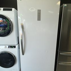 Frigidaire 20 Cu Upright Freezer In White