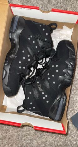 Size 9.5 all black barkleys