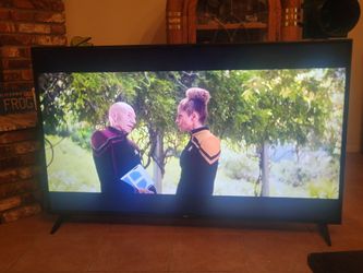 LG TV smart 65 inch 4k Hdr Webos works great