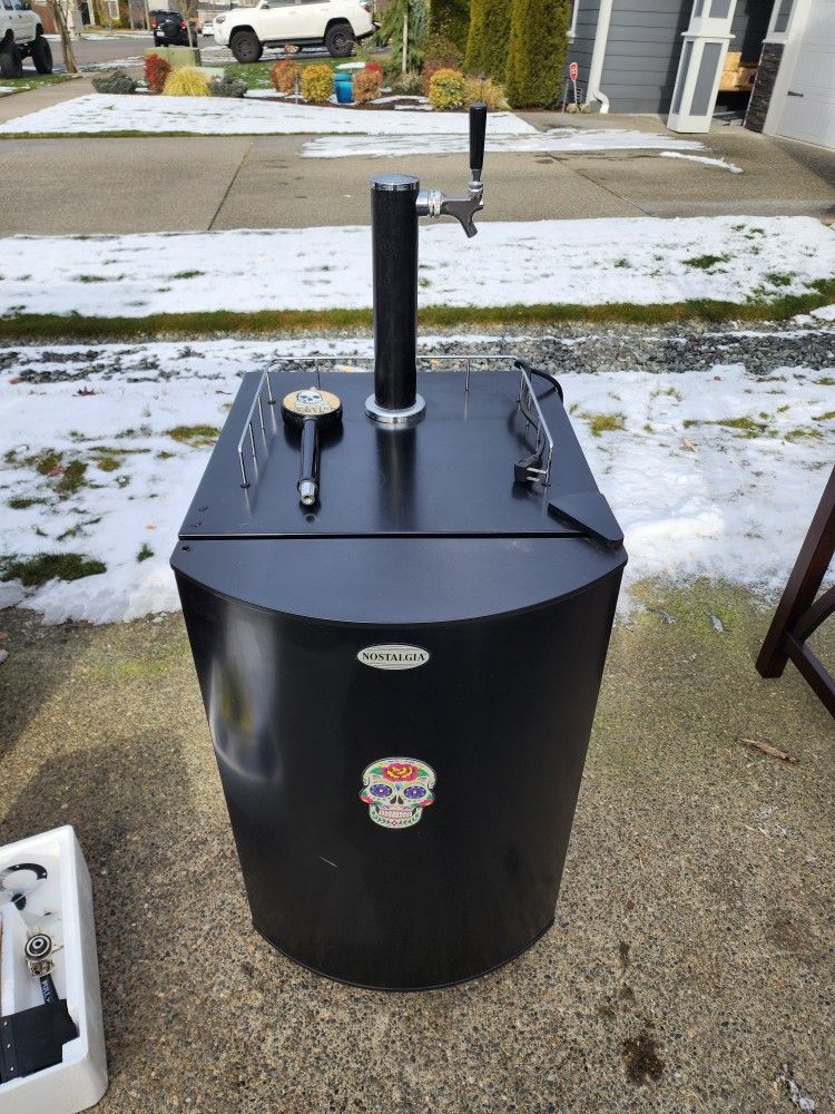 Nostalgia Kegerator for Sale in Rainier, WA OfferUp