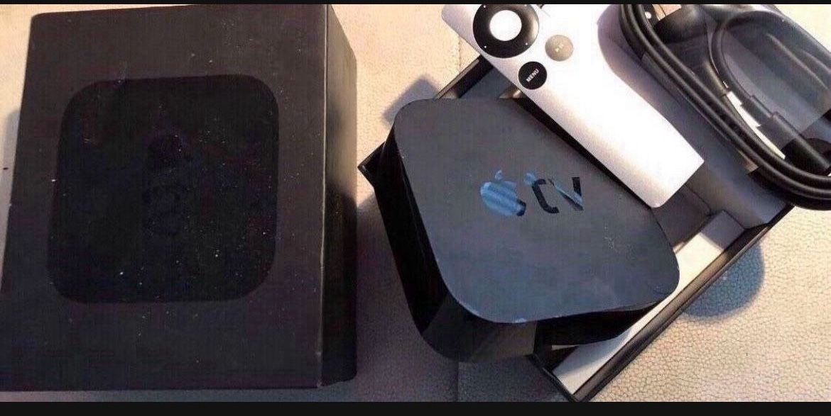 Apple TV (4th Generation) HD Media Streamer -- A1625 -- Fully Functional!