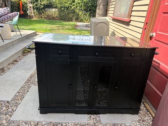 Kitchen island w stainless steel countertop