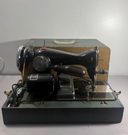 HOME ELECTRIC Sewing Machine With Original Case Tested & Working Condition 