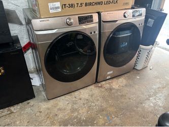 Washer dryer set