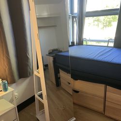 Stand Up Storage Mirror