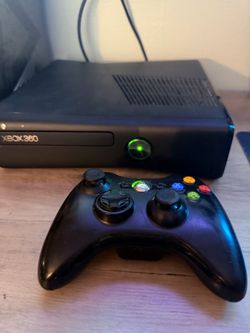 Xbox 360 Slim Console with Controller and games