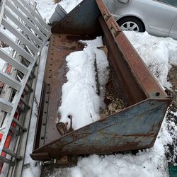 2 Yard 8 Foot Bucket with Quick Attachment