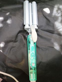 CONAIR AQUA AGENDA TRIPLE CURLING IRON