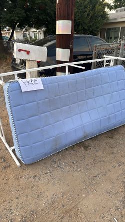 FREE TWIN BED  - ADDRESS ON DESCRIP- IF ITS STILL POSTED ITS STILL HERE!!