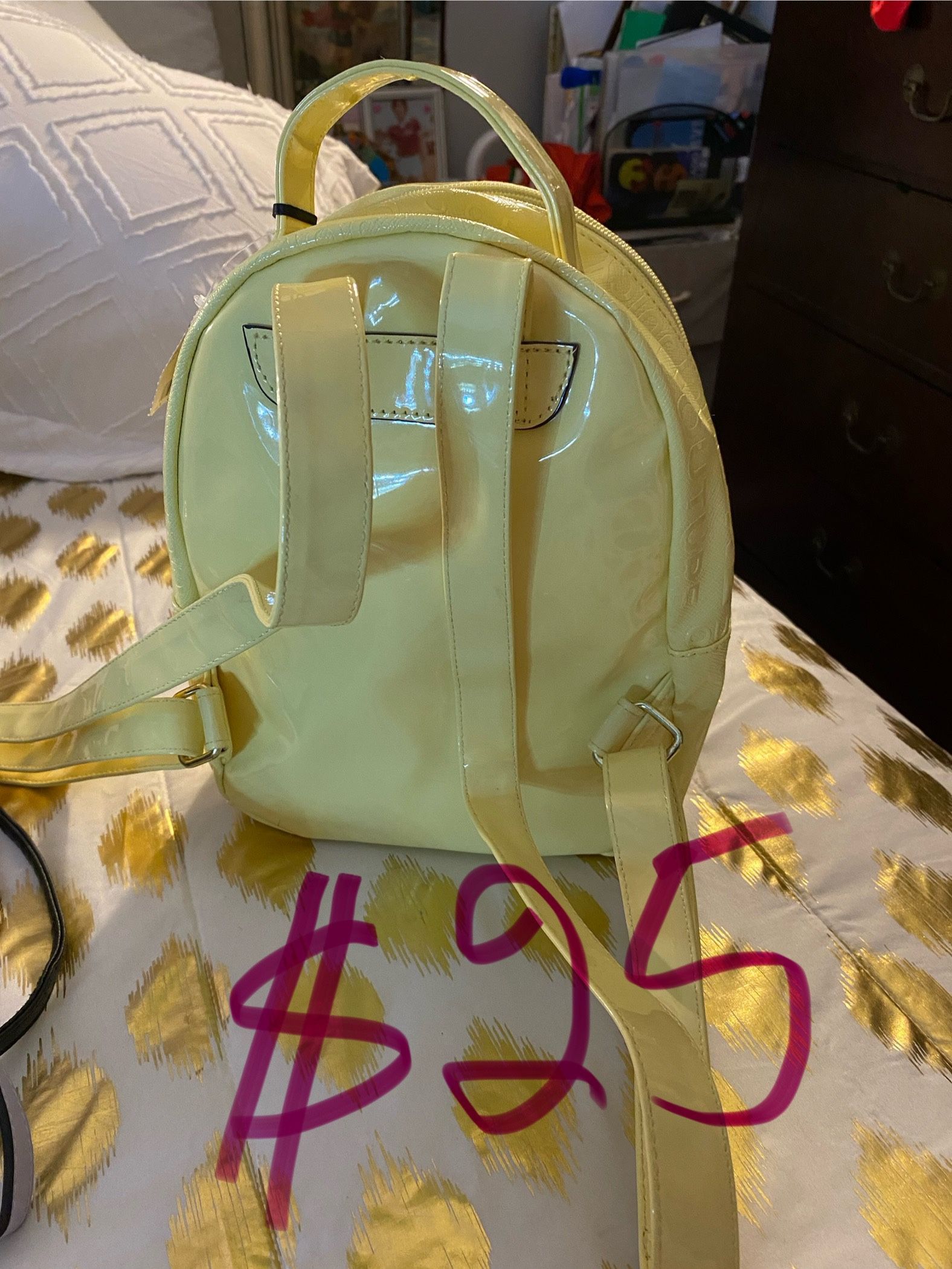 carteras bonitas todas por 45 menos la amarilla aparte