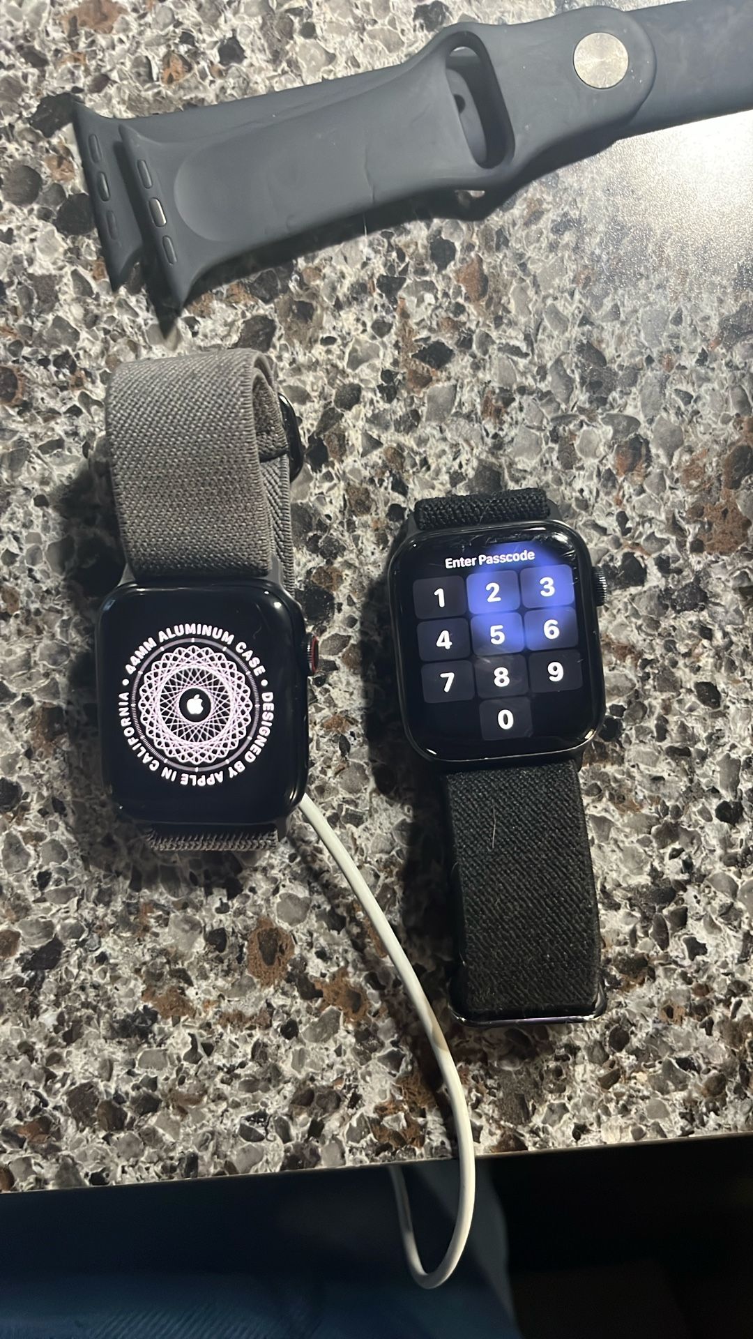 Apple Watches SE