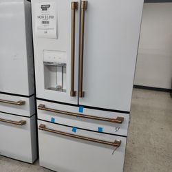 Cafe 27.8 Cu Ft Smart 4 Door French Door Refrigerator with Convertible Middle Drawer & Autofill Dispenser