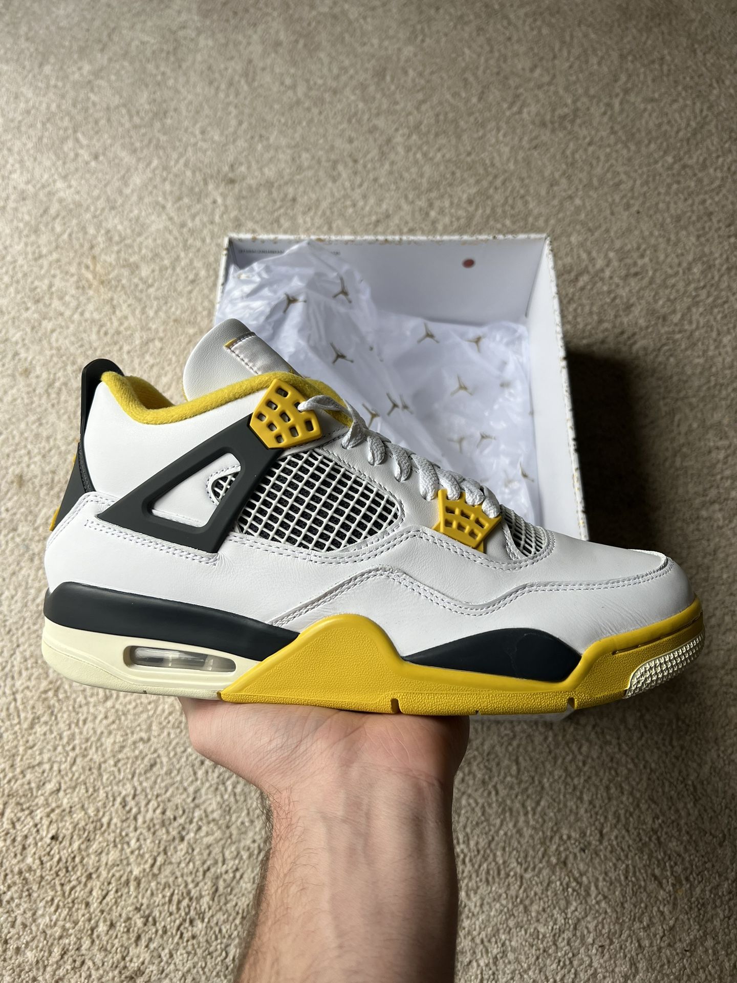 Jordan 4 “Vivid Sulfur” Size 8W