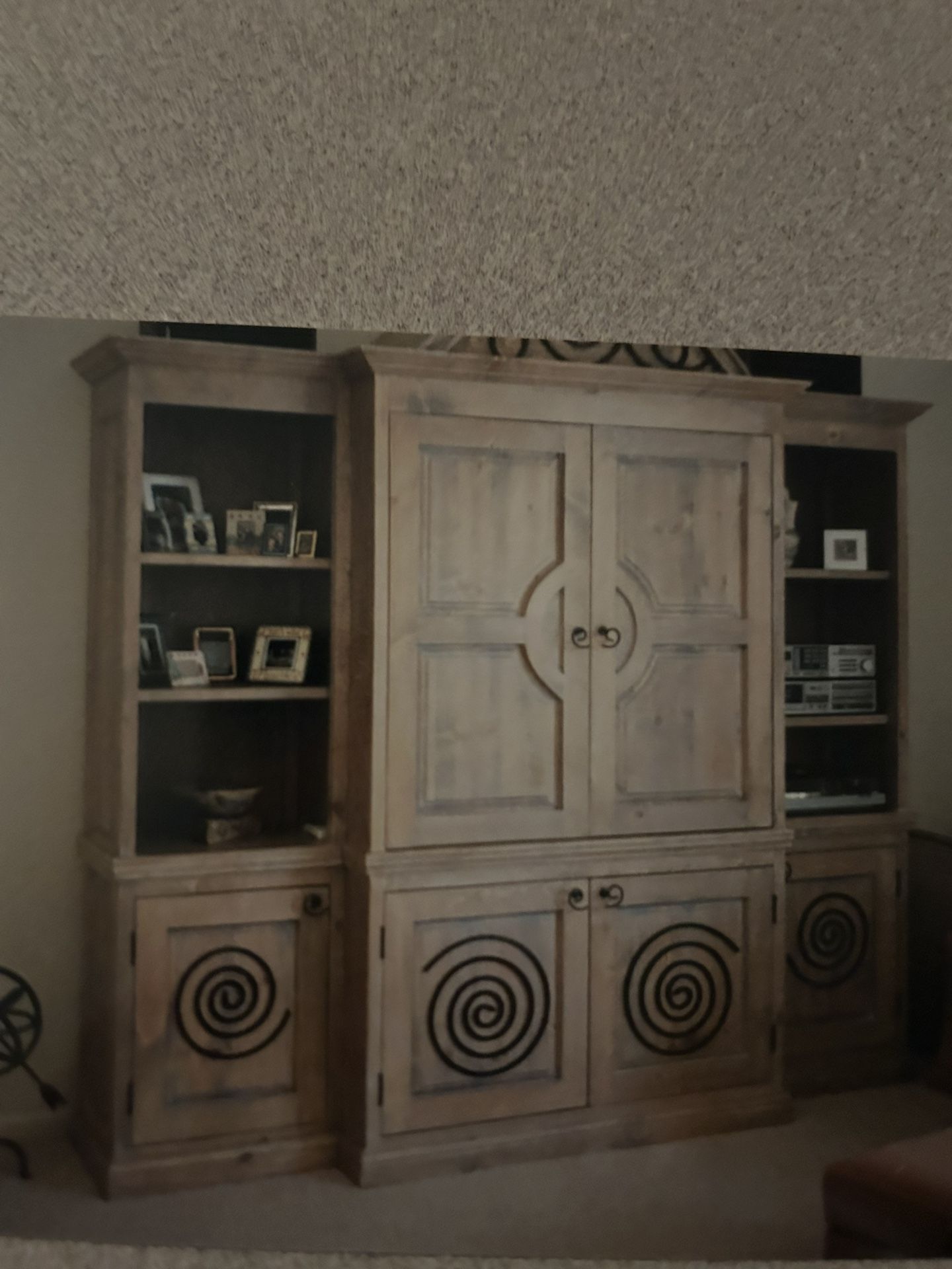 Mavatis Entertainment Center