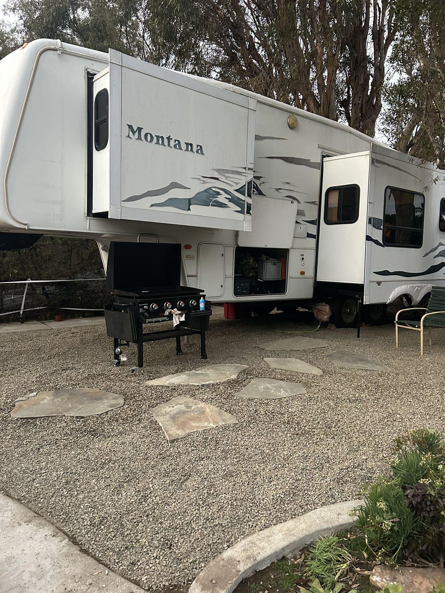 Gravel Rock Crushed Fill Sand Class 2 Base Gold White