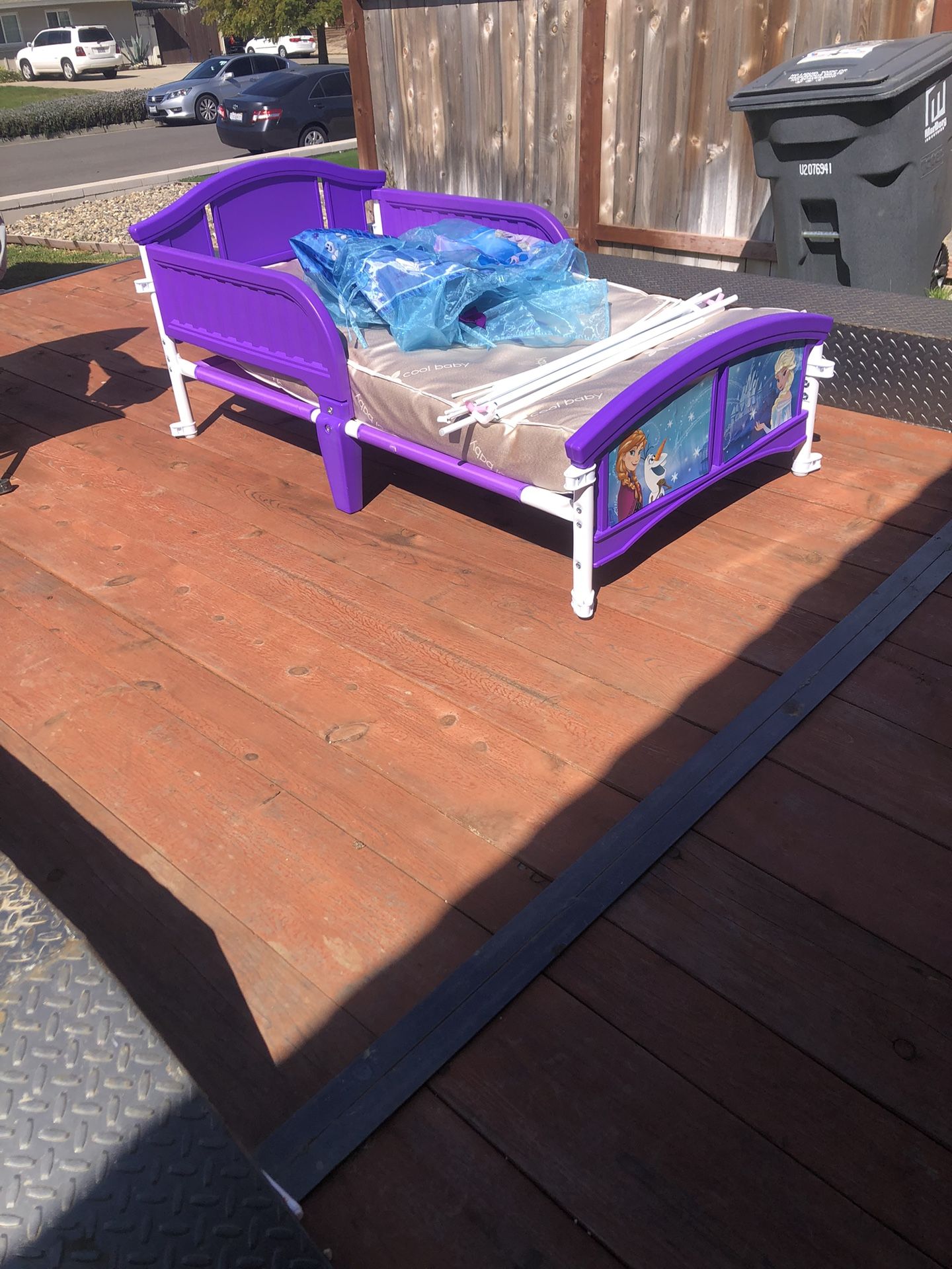 Canopy Bed With Mattress
