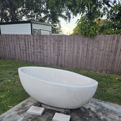 Free Standing Bathtub
