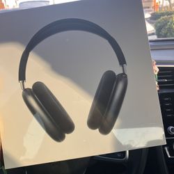 AirPod Maxes $350