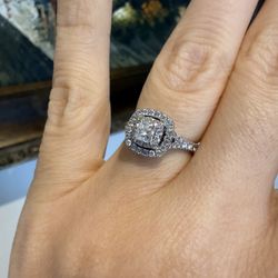 14K White Gold 1.00ct Natural Diamonds Beautiful Ring 