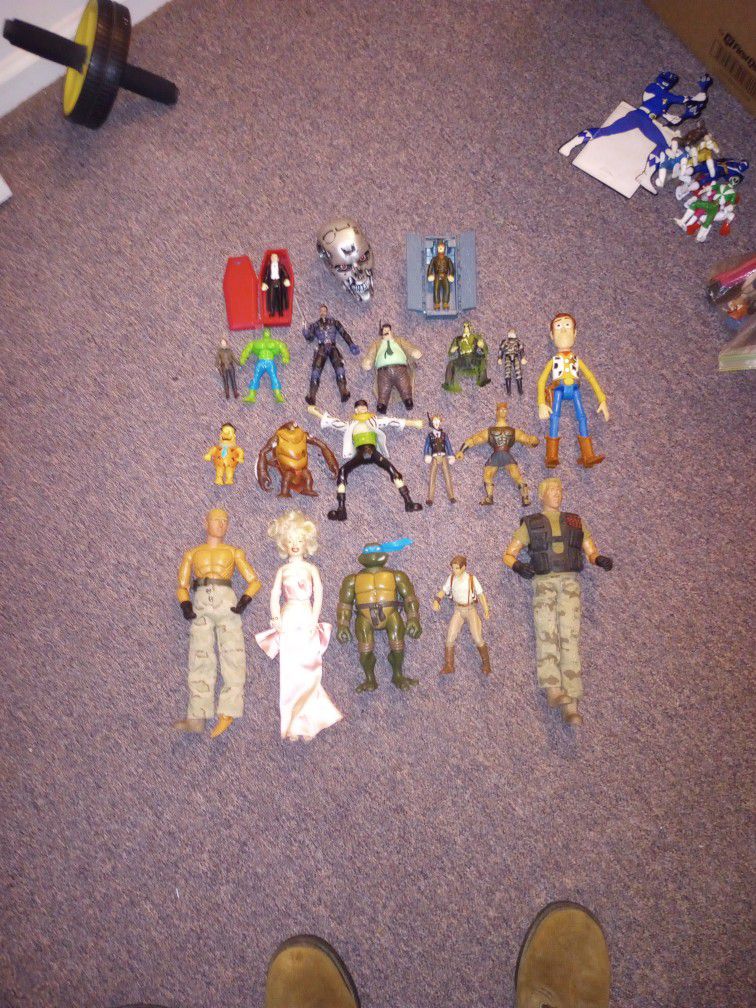 Mixed Action Figures Lot
