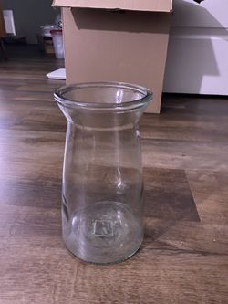 GLASS VASE - 9in tall x 5in dia
