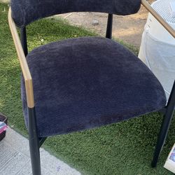 Black Chair Yard Sale 