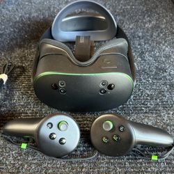 Meta Quest 3S 128GB Xbox Edition with Controllers