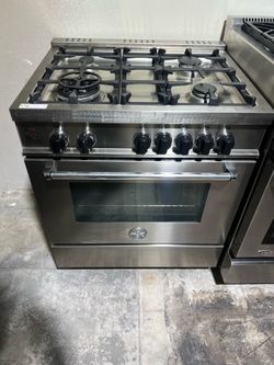 Bertozoni gas range 30”