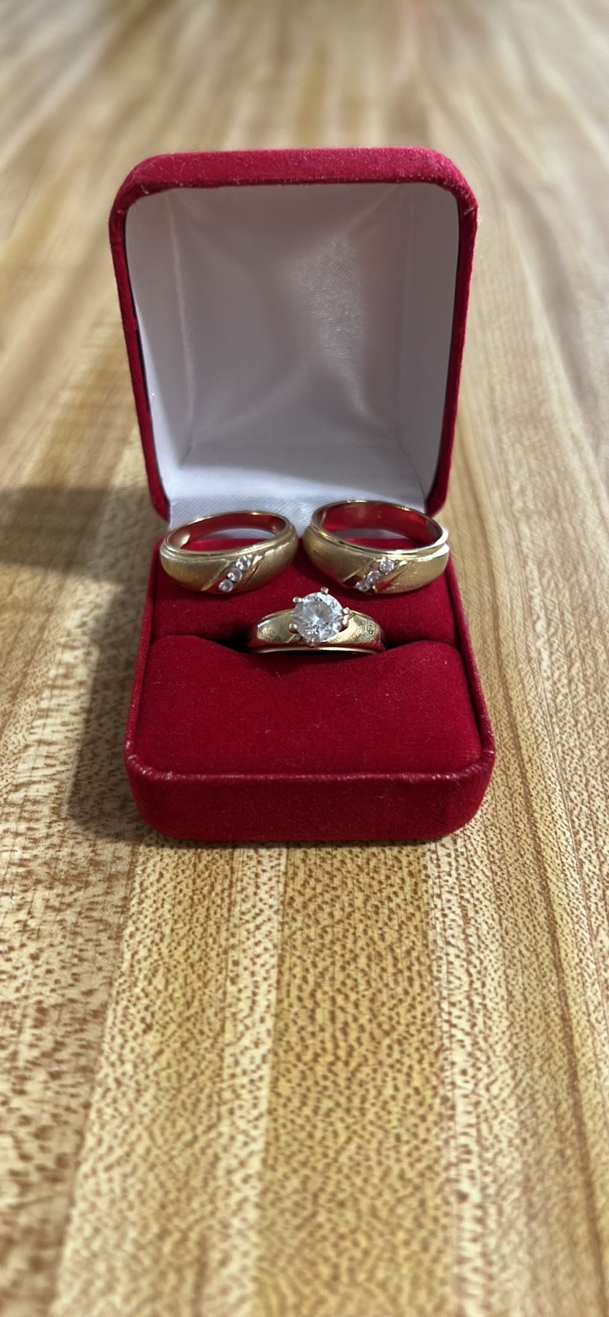 wedding rings 14k woman’s size is 7 and men’s size is 8