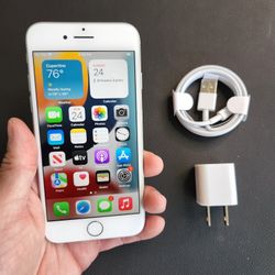 iPhone 7 - UNLOCKED - Like New  