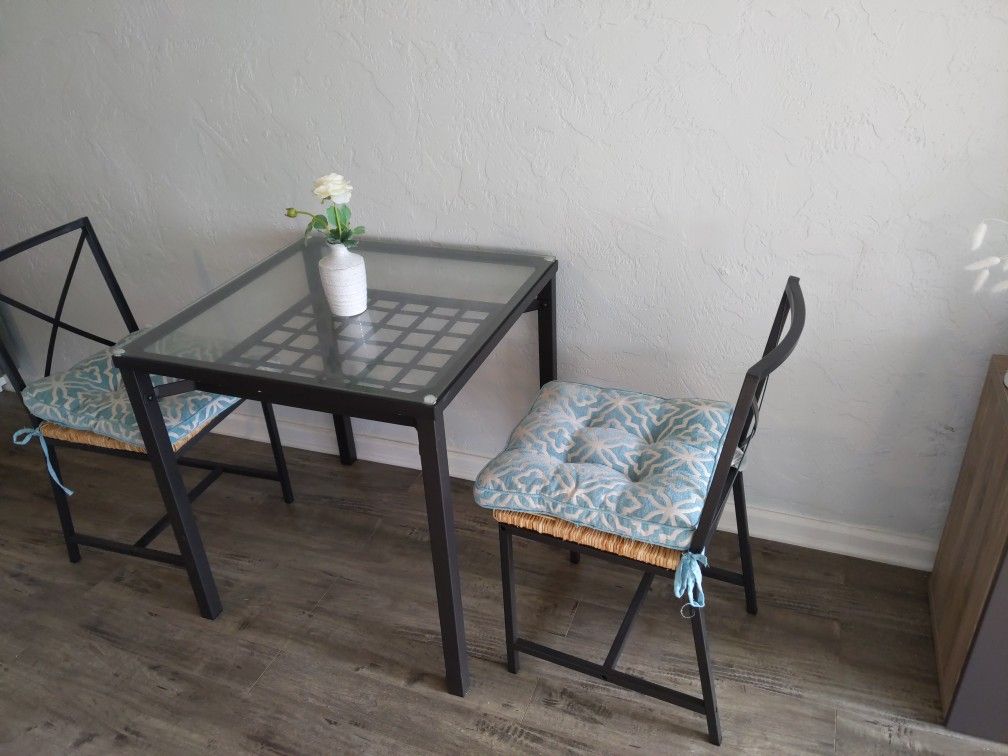 Dining Table With 2 Chairs